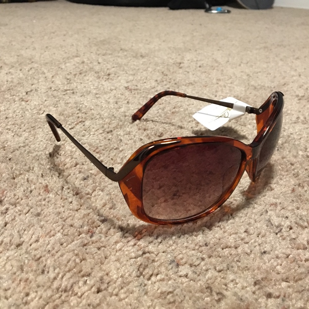 Brand New Oleg Cassini Sunglasses